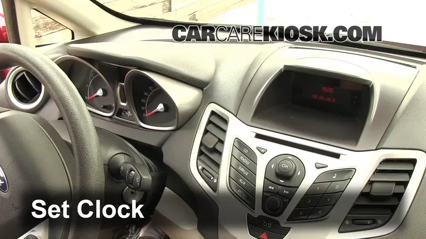 2011 Ford Fiesta SE 1.6L 4 Cyl. Sedan Reloj Fijar hora de reloj